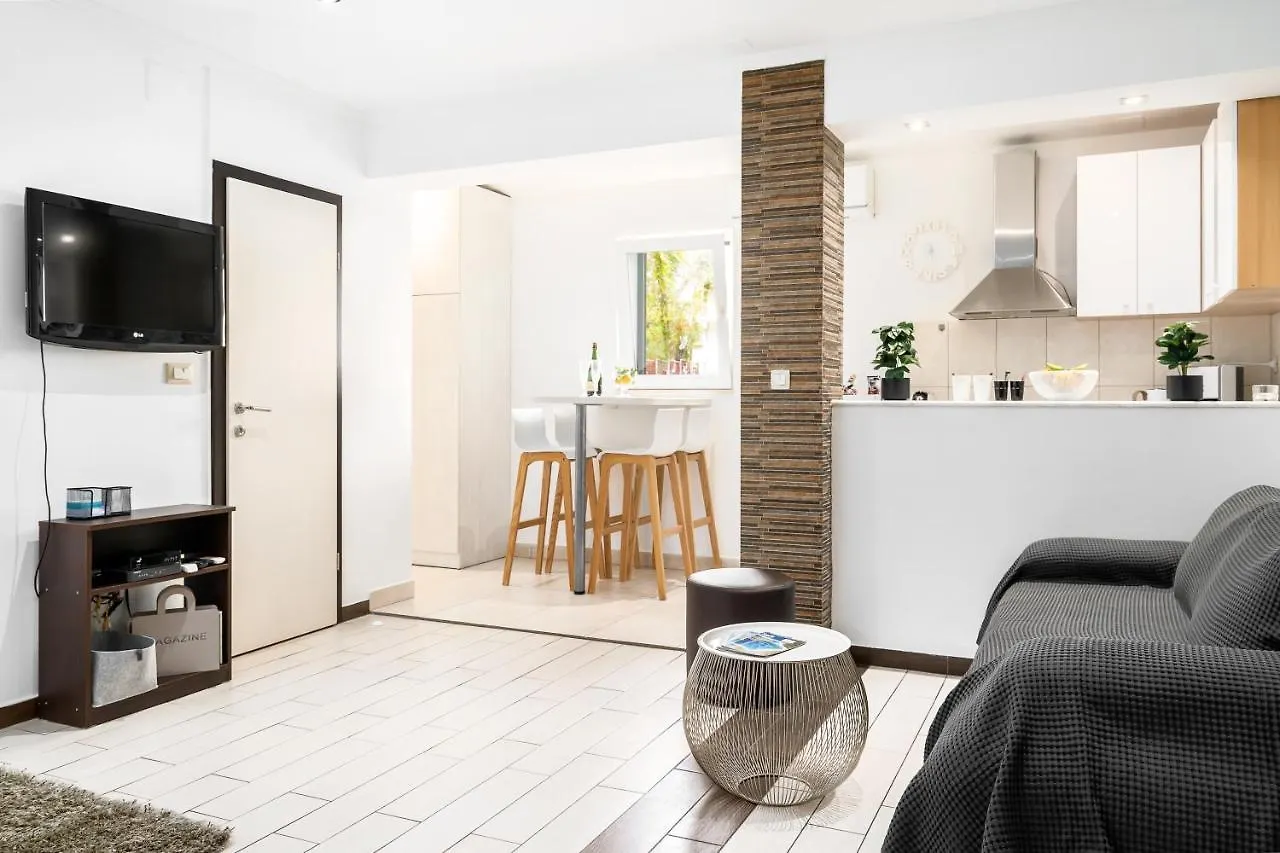 Studio Apartment La Luna Split